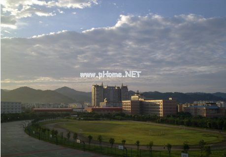 关于赞美学校母校的优美句子有哪些 学生感谢学校母校的话