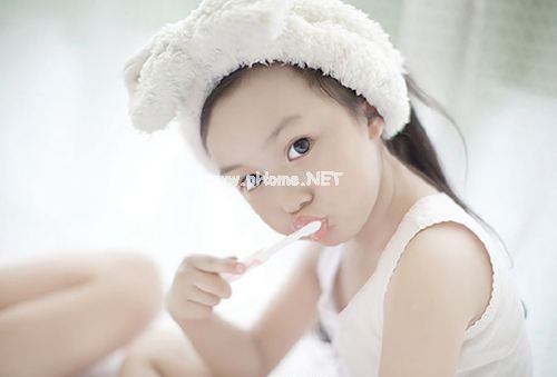 赞美燕子的优美句子 描写燕子的优美的段落 殊描写燕子的诗句