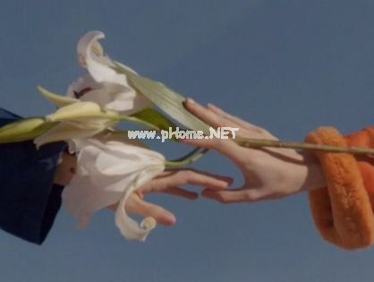 异地恋情侣等待的思恋可发说说的签名 爱情思念就是这么奇妙的