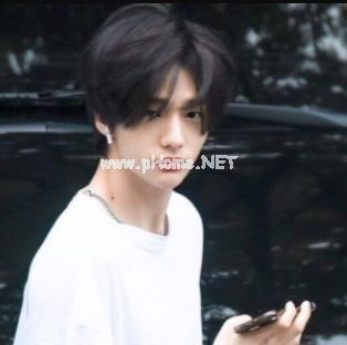 男生经典郁闷个性的心情签名 我会笑着对你说我喜欢你
