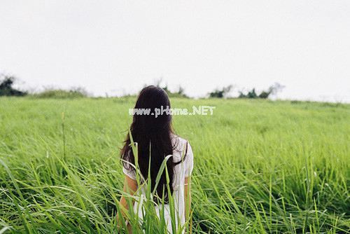 适合女生精致的说说 我允许你走进我的世界，但不允许你走来走