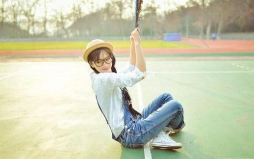 比较伤感一点的文案 简单伤感的文案句子大全