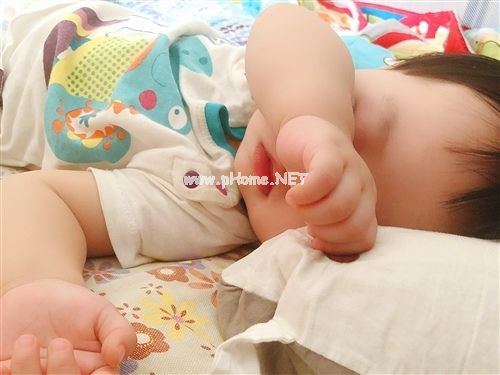 终于把孩子哄睡着了的说说22句