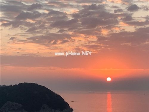 躺在床上看日出的说说20句