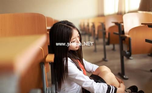心里过得苦涩的说说 最深的孤独是站在人群中却哑口无言
