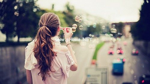 2021经典说说伤感现实 全都是泡沫