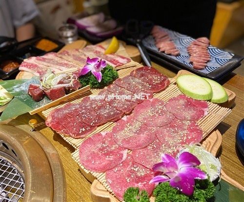 吃烤肉发朋友圈的说说 关于吃烤肉的个性说说