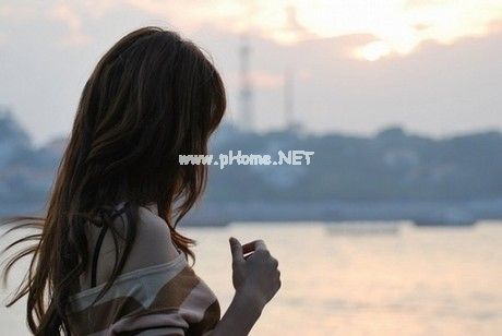 关于爱情伤感的说说短句 真正的爱情，背后没有秘密