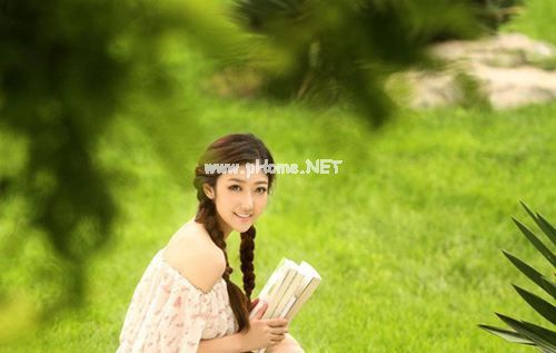 抖音女生霸气说说的短语句子 你的过去我来不及参与，你的未来