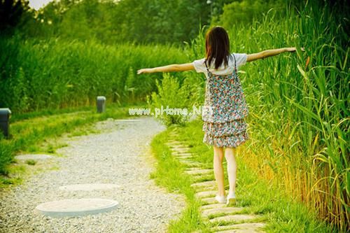 对生活伤心绝望的句子 人生不止，寂寞不已
