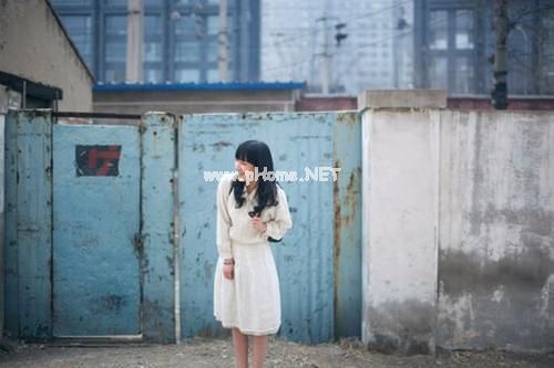 女生伤感的说说 他已经习惯，一个人看花了