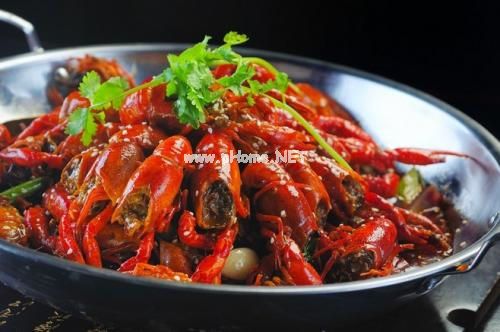 朋友圈晒美食的句子 吃小龙虾发的朋友圈说说收集28句