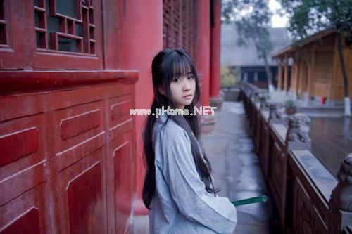 关于下雨天说说 今天又下雨了，你在我身边我很开心也很幸福