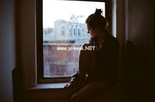 夜深人静发表个说说 没有声音，没有吵闹，就这么静悄悄的放弃