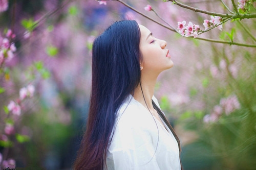 一个人被感情牵绊的说说(精选33句)