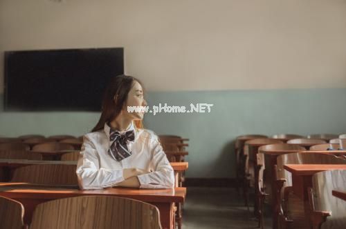 关于年少无知害了自己的说说 感觉自己无知的说说句子