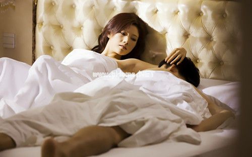 把男朋友撩硬的污句子 大尺度撩男友污污的话(精选33句)