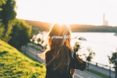 女人买衣服的经典句子 女人买衣服的说说