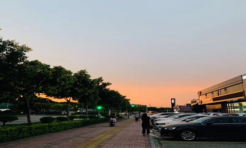 日落即景<a href=/xueshengzuowen/ target=_blank class=infotextkey>作文</a>五年级